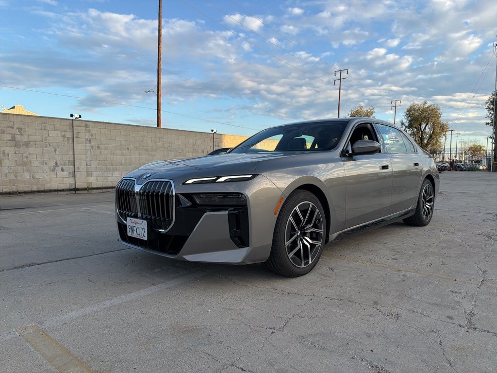 2025 BMW 7 Series 740i's photo