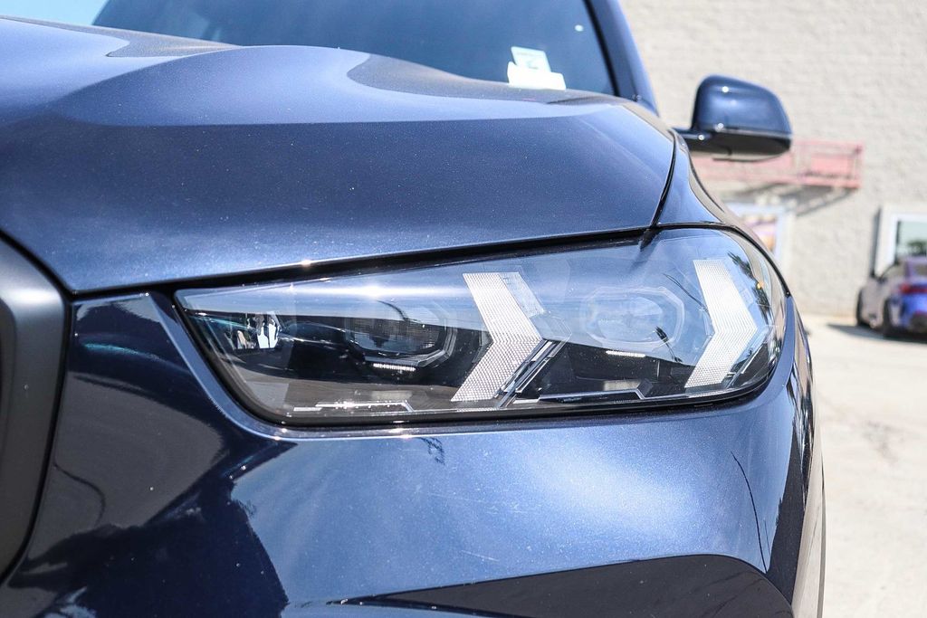 2026 BMW X5 xDrive50e photo 3