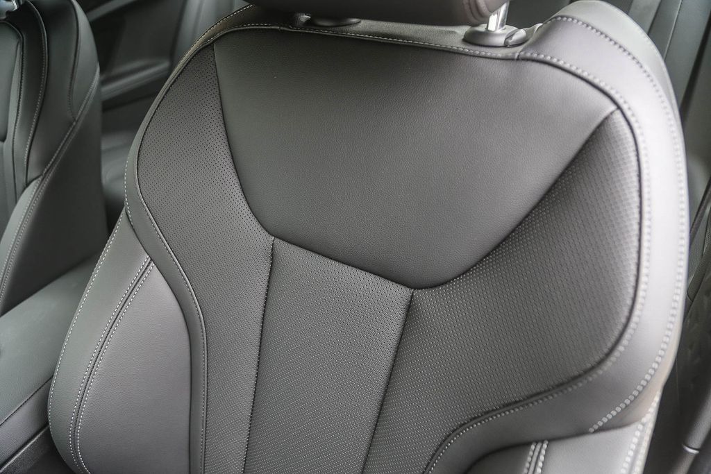 2025 BMW 2 Series 230i - Photo 28