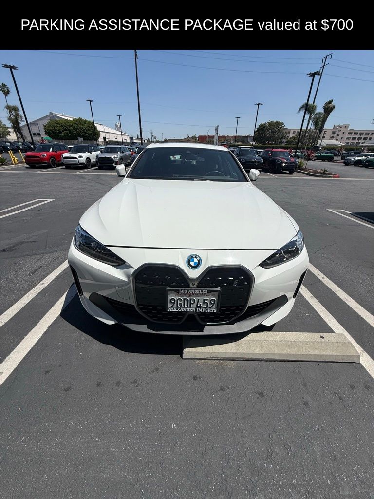 2023 BMW i4 eDrive35 photo 2