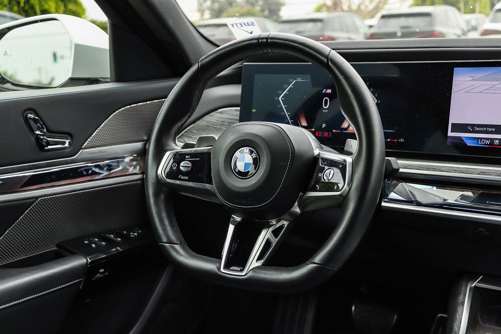 2025 BMW 7 Series 740i - Photo 16