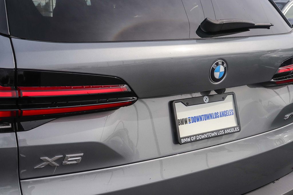 2025 BMW X5 40i - Photo 9