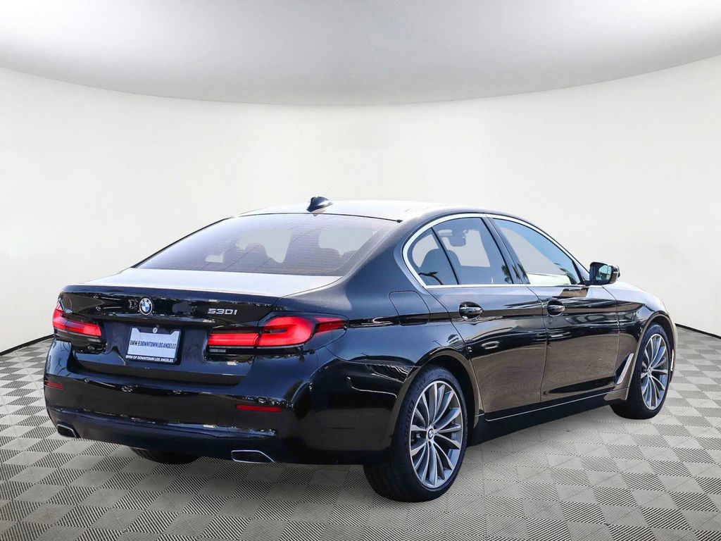 2023 BMW 5 Series 530i photo 4