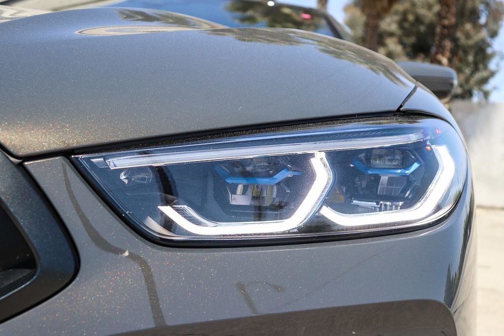 2026 BMW 8 Series 840 photo 3