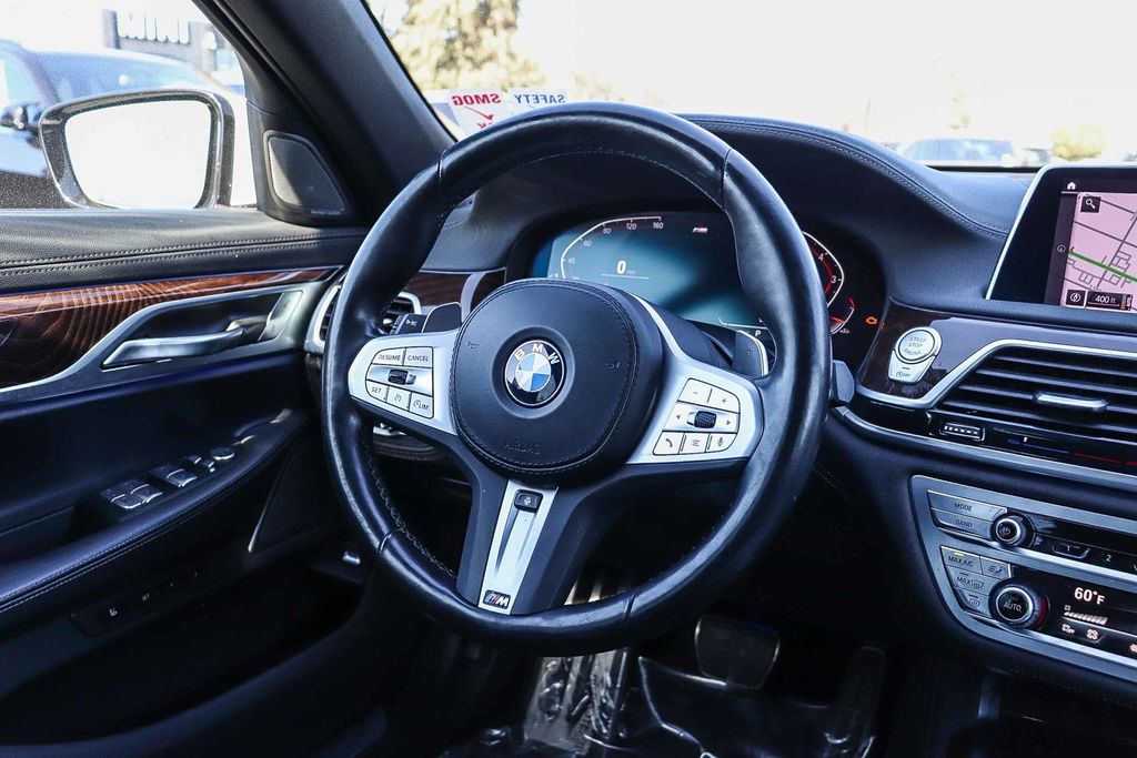 2022 BMW 7 Series 750i - Photo 18
