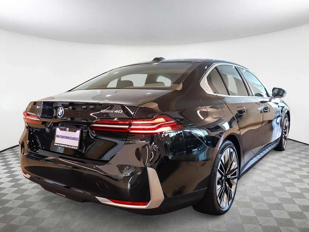 New 2026 BMW i5 eDrive40 Sedan