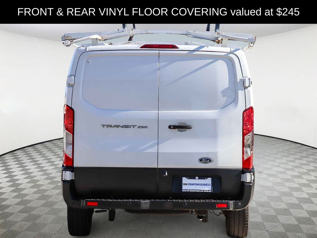2019 Ford Transit-250 Base photo 4