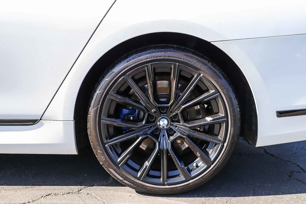 2022 BMW 7 Series 750i - Photo 12