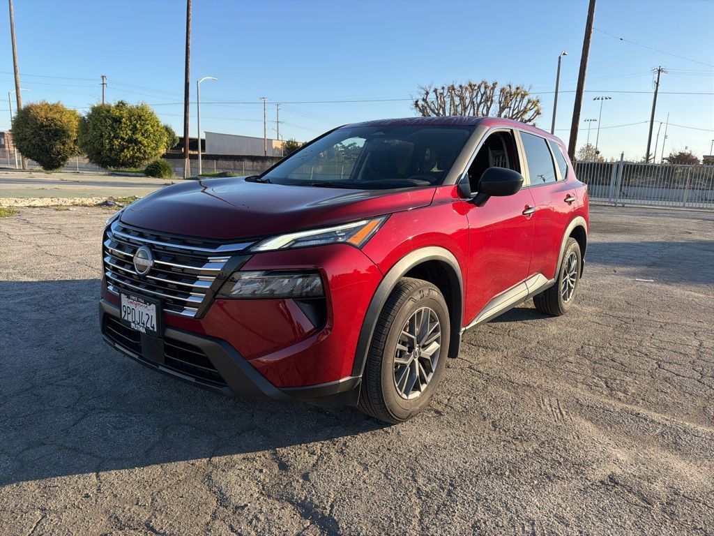 2025 Nissan Rogue S's photo