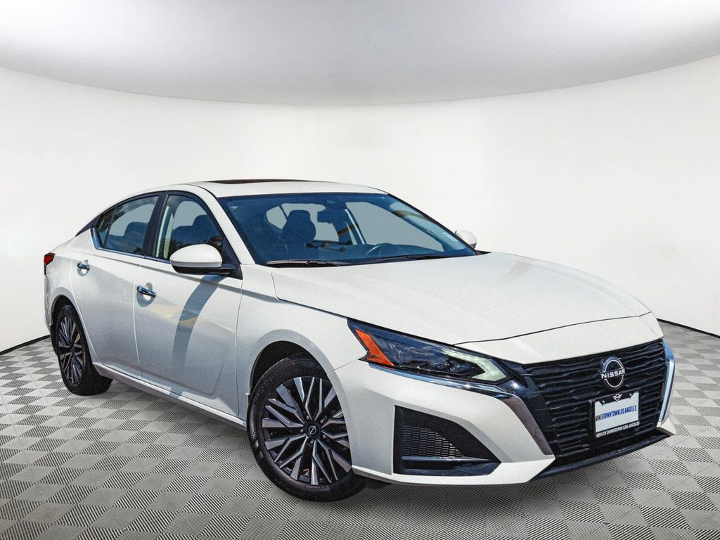 2024 Nissan Altima SV