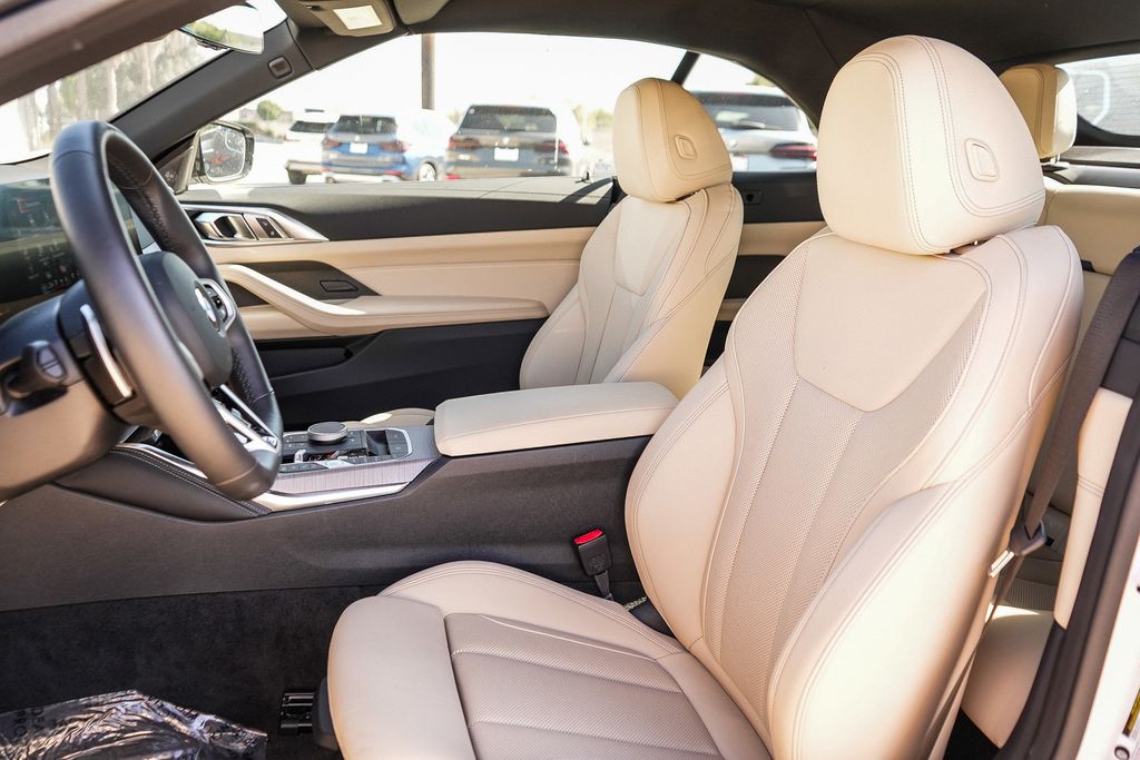 2026 BMW 4 Series photo 25