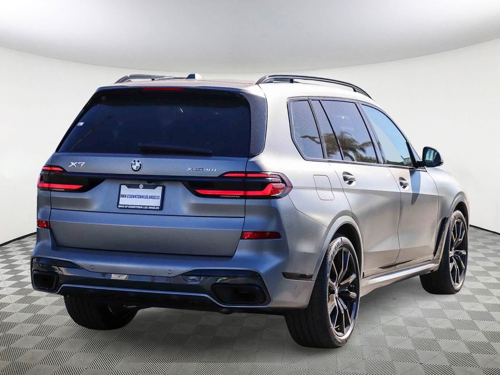 New 2026 BMW X7 xDrive40i SUV