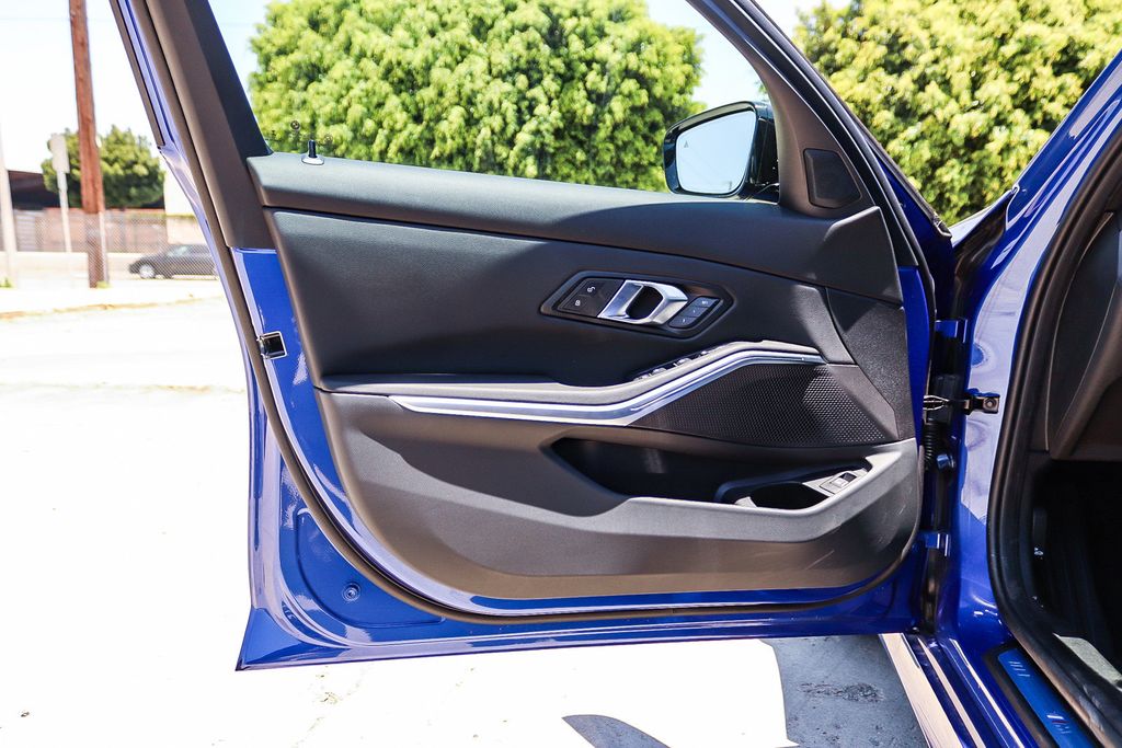 2026 BMW 3 Series 330i - Photo 23