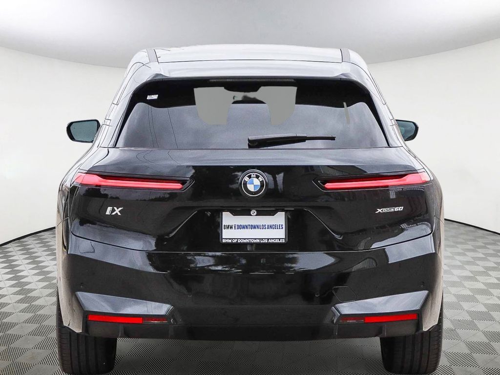 2026 BMW iX xDrive60 photo 4