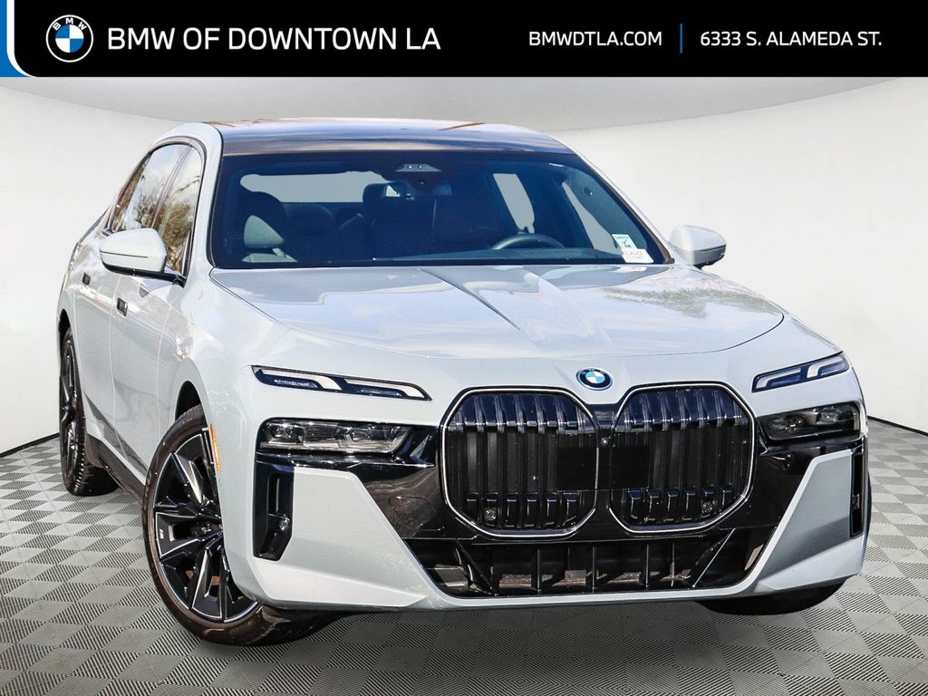 2025 BMW i7 50's photo