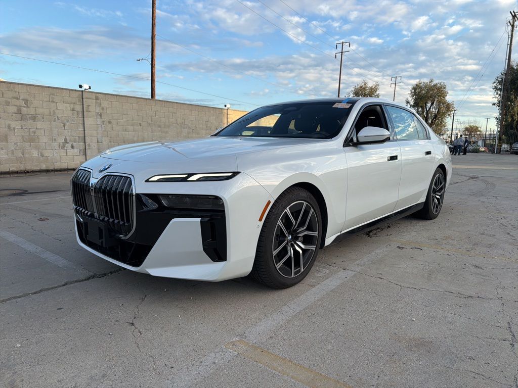 2025 BMW 7 Series 740i's photo