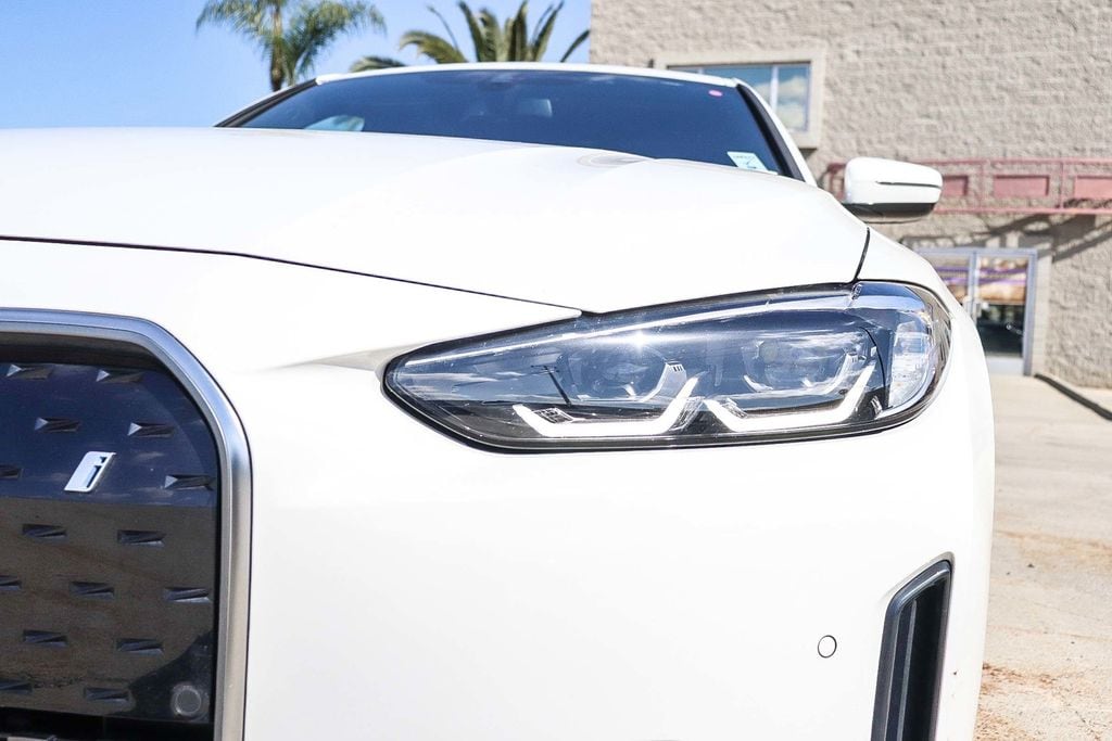 2023 BMW i4 eDrive35 photo 3