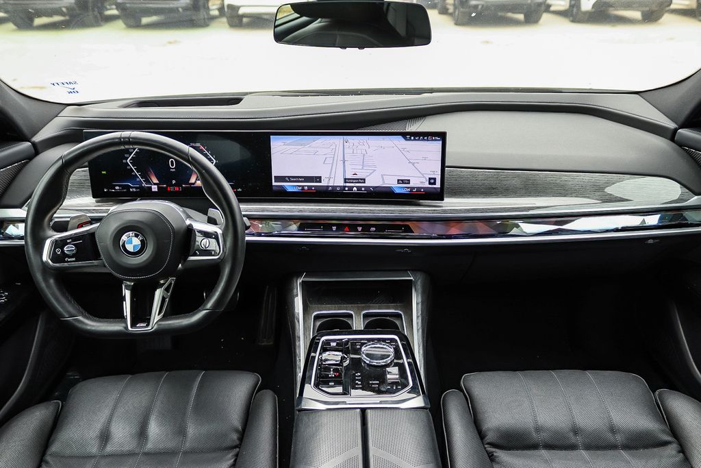 2025 BMW 7 Series 740i - Photo 14