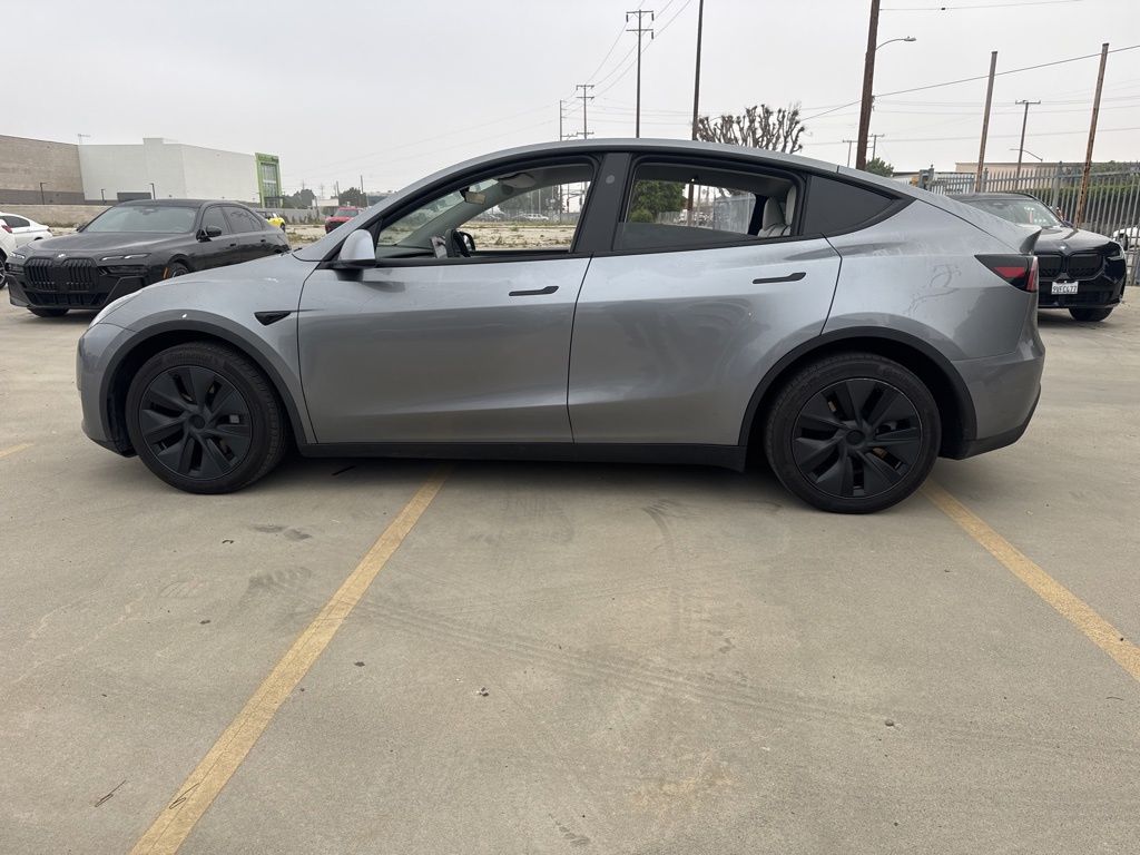 Used 2024 Tesla Model Y Long Range with VIN 7SAYGAEE6RF189991 for sale in Los Angeles, CA