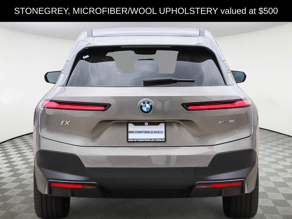 2025 BMW iX xDrive50 photo 4