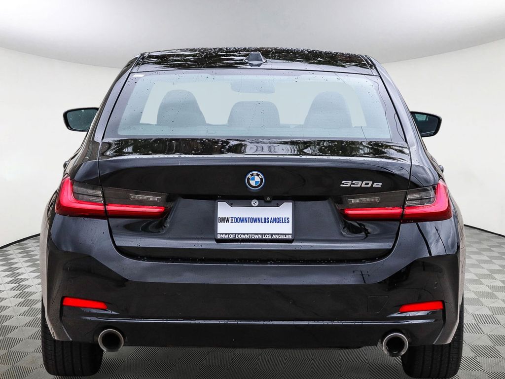 2023 BMW 3 Series 330e iPerformance photo 5