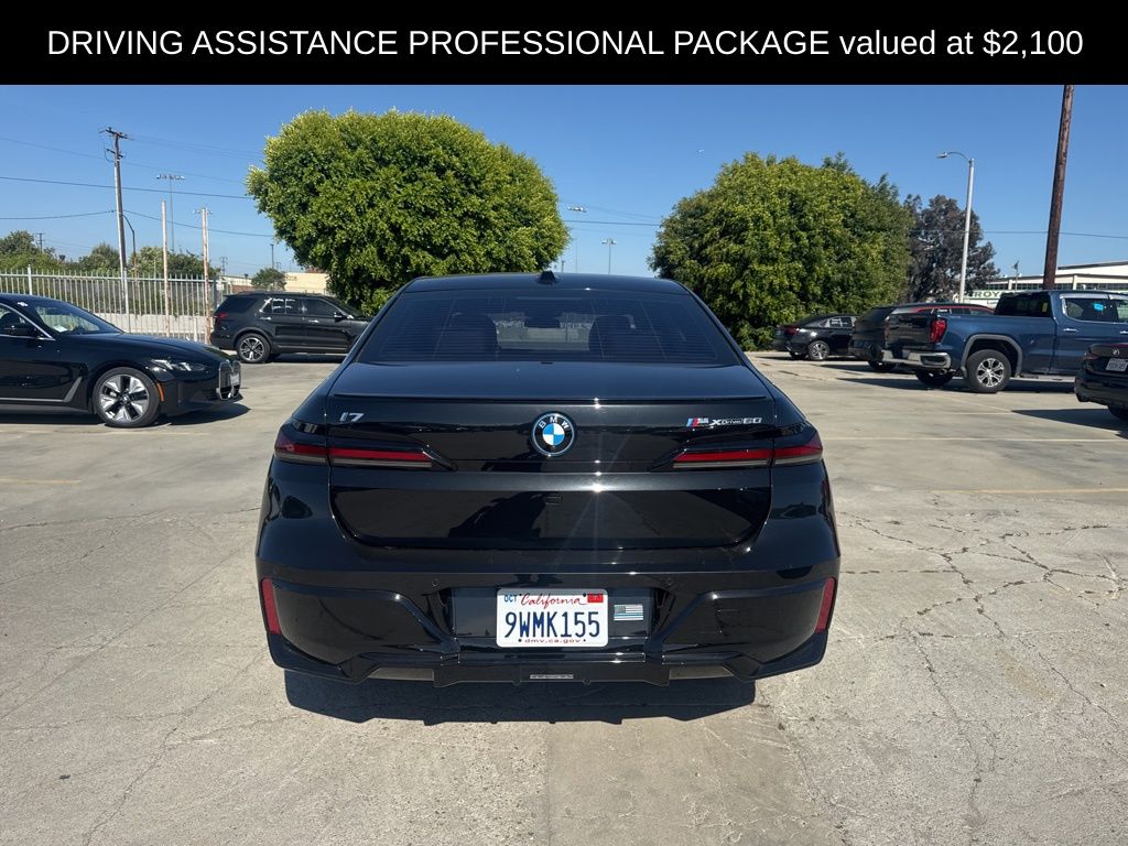 2023 BMW i7 xDrive60 photo 4