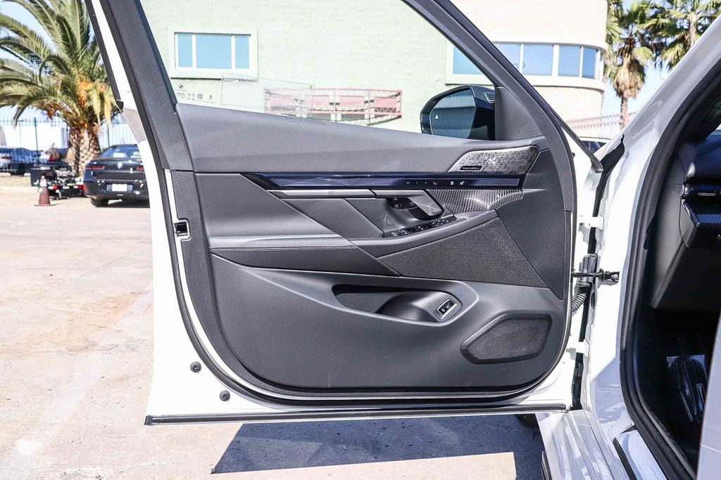 2026 BMW M5 M5 - Photo 23