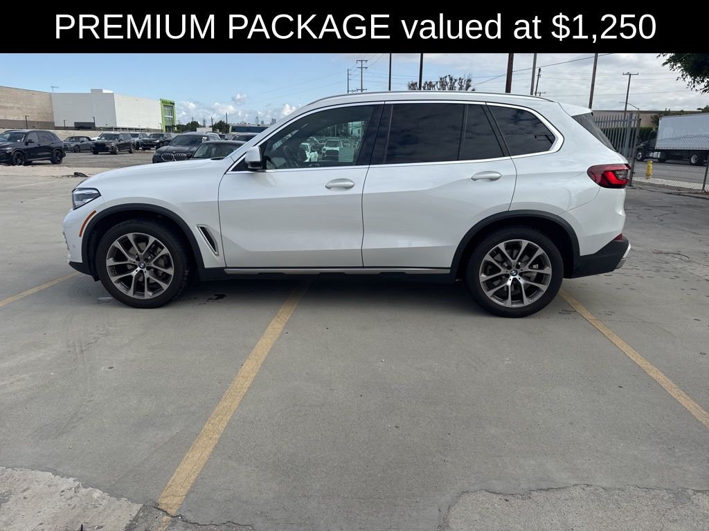 2022 BMW X5 sDrive40i photo 2
