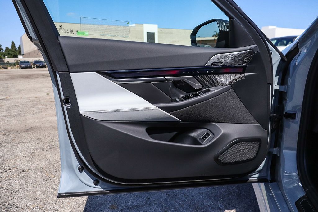 2026 BMW M5 M5 - Photo 23