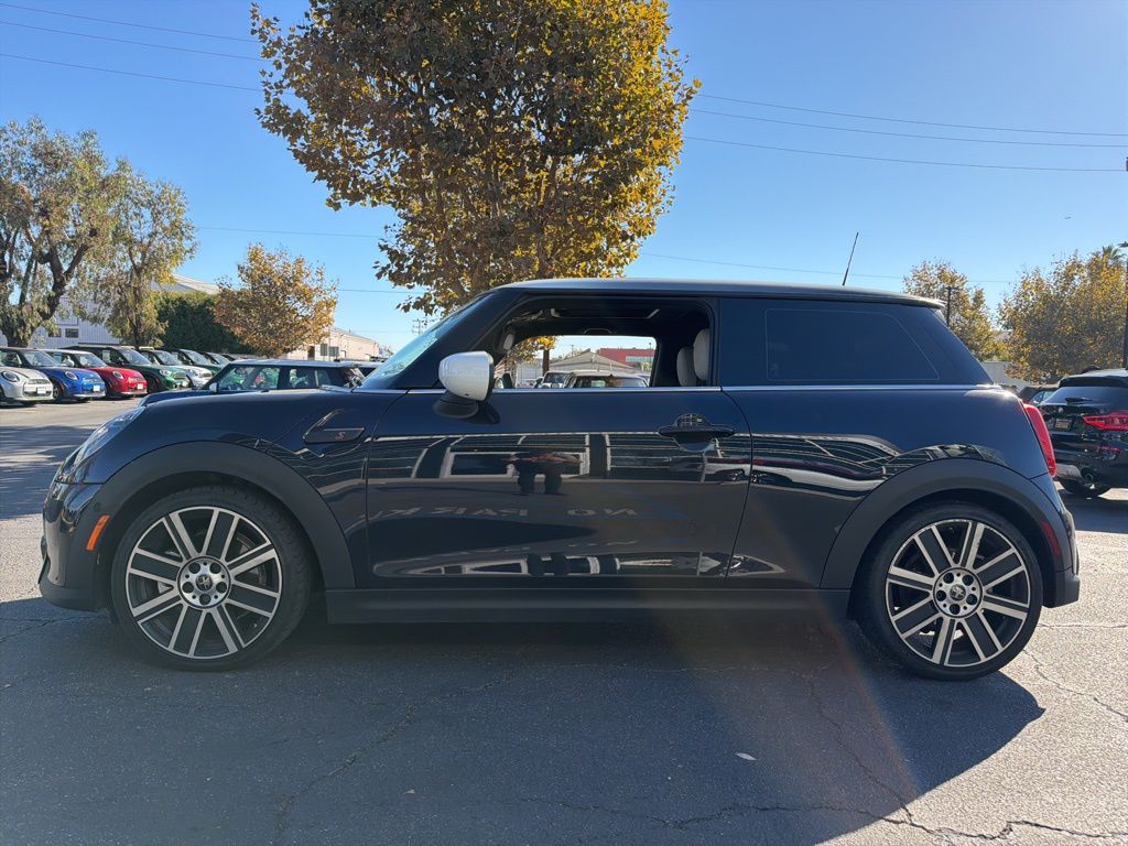 2023 Mini Cooper 2 Door Hardtop S photo 2