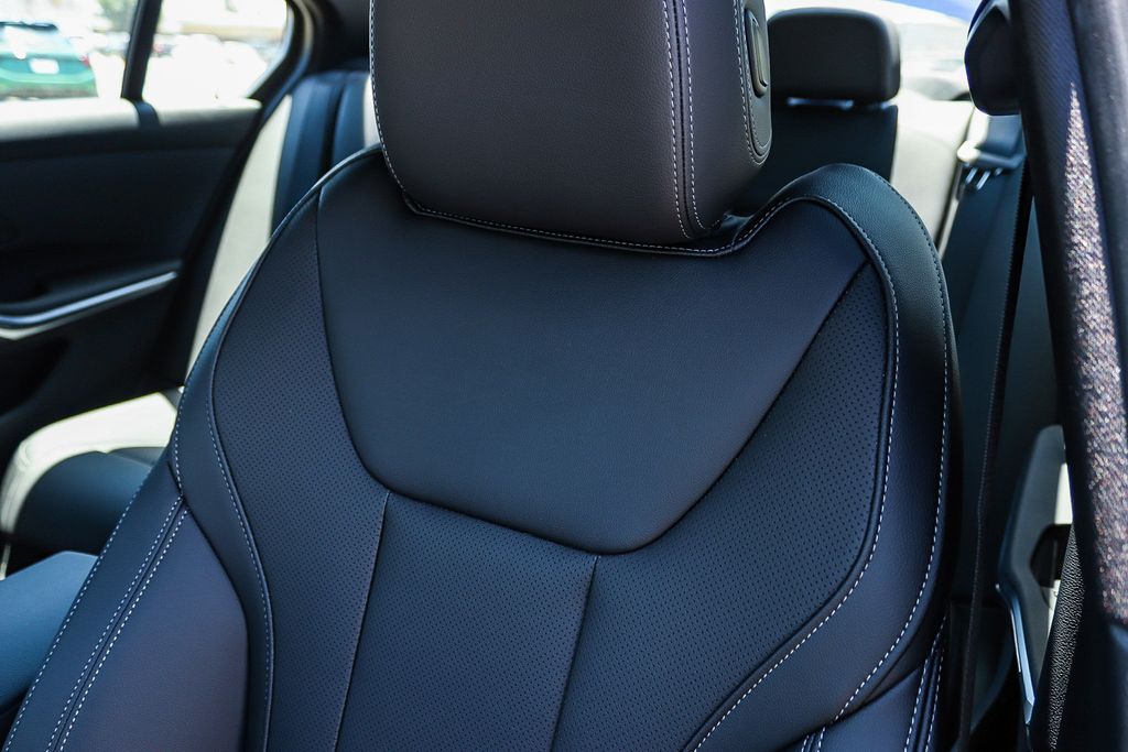 2026 BMW 3 Series 330i - Photo 29