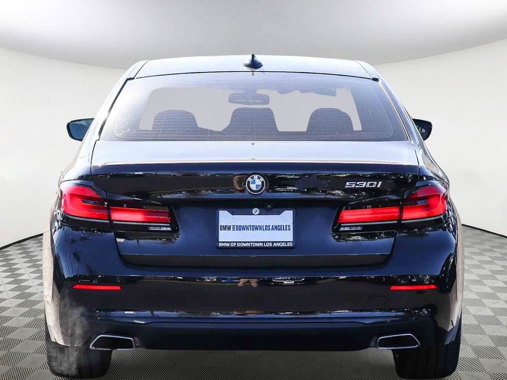 2023 BMW 5 Series 530i photo 5