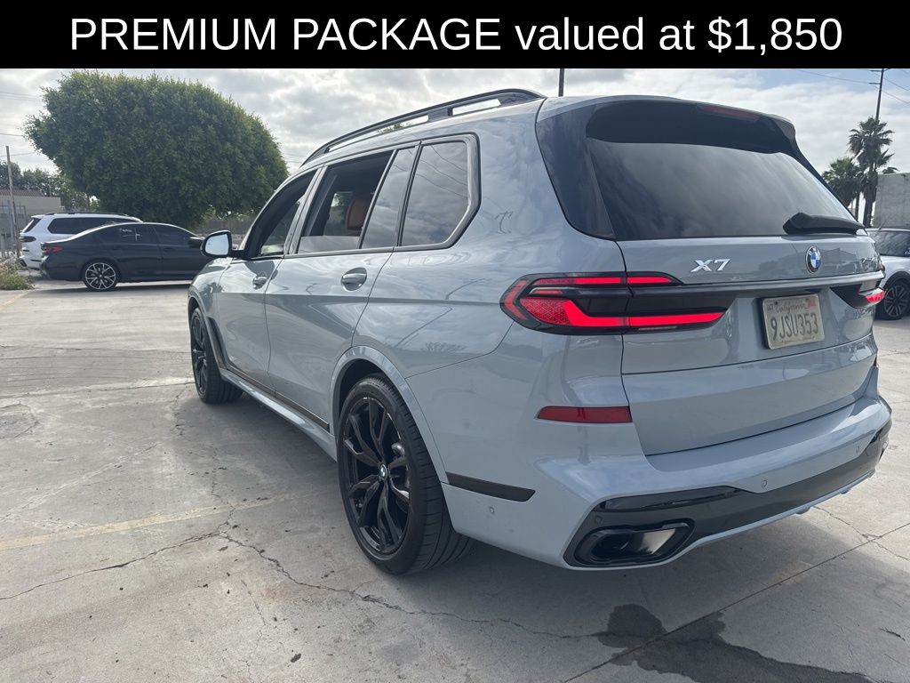 2024 BMW X7 xDrive40i photo 3