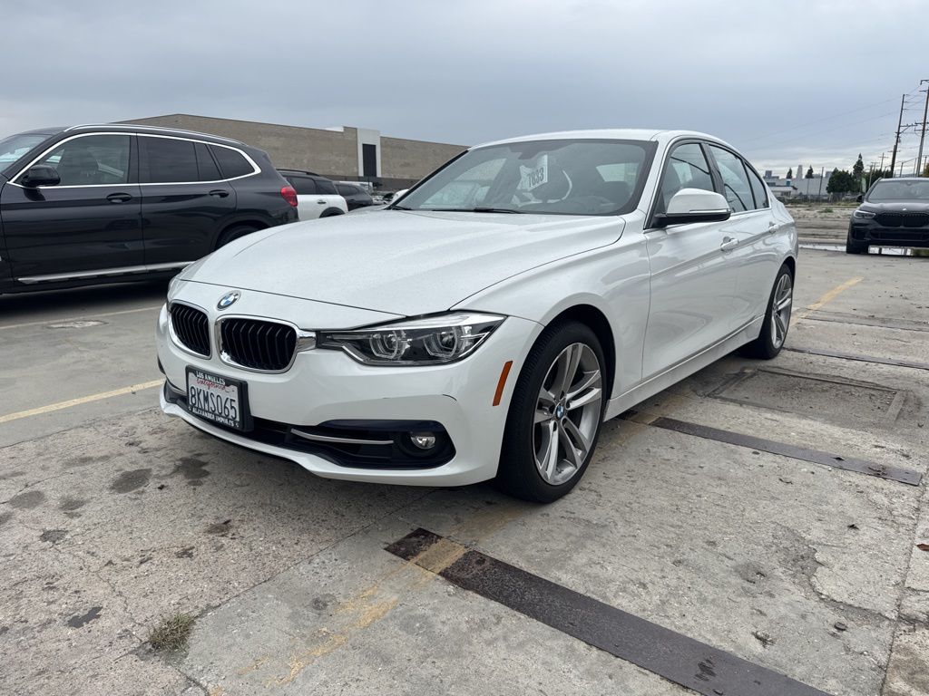 2018 BMW 3 Series 330i's photo