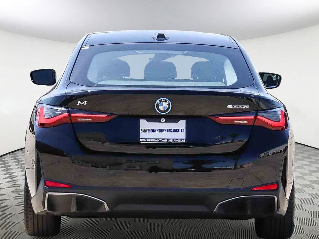 2023 BMW i4 eDrive35 photo 4