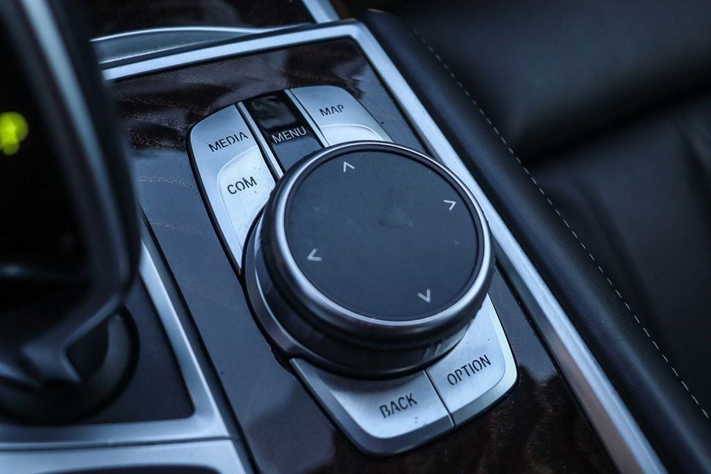 2022 BMW 7 Series 750i - Photo 23