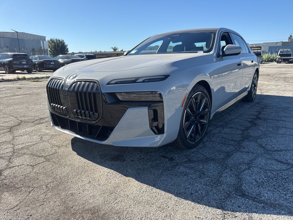 2025 BMW i7 50's photo