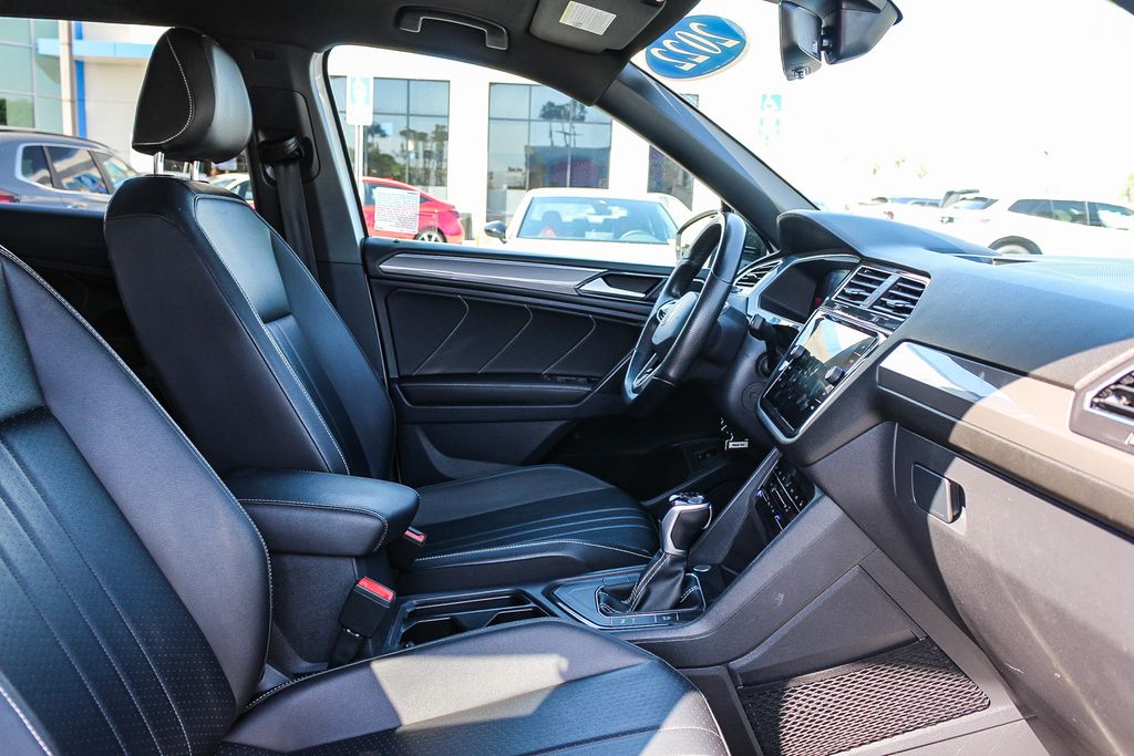 Tiguan SE R-LINE BLACK
