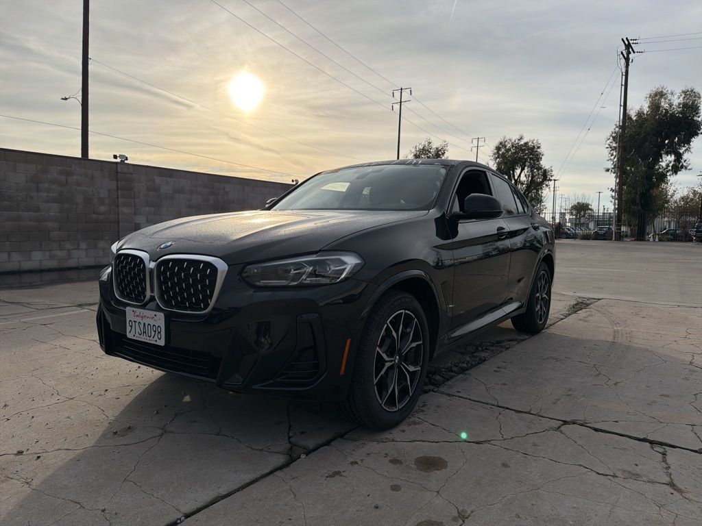 2025 BMW X4 30i's photo