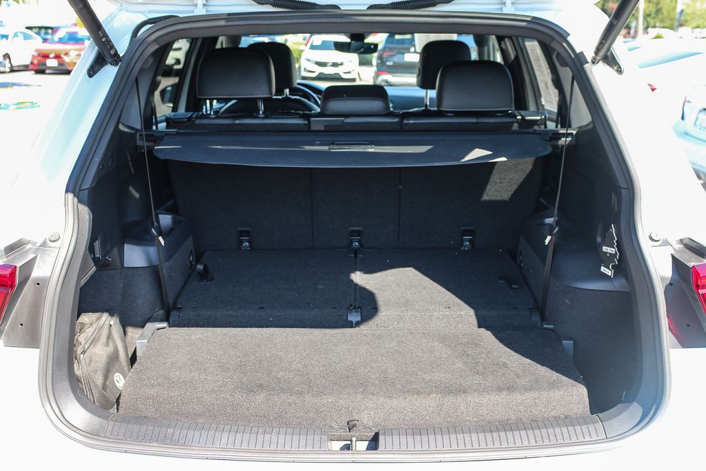 Tiguan SE R-LINE BLACK