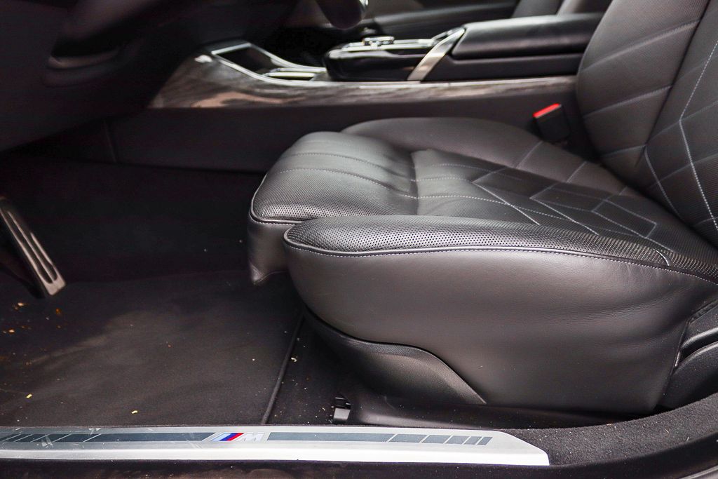 2025 BMW 7 Series 740i - Photo 22