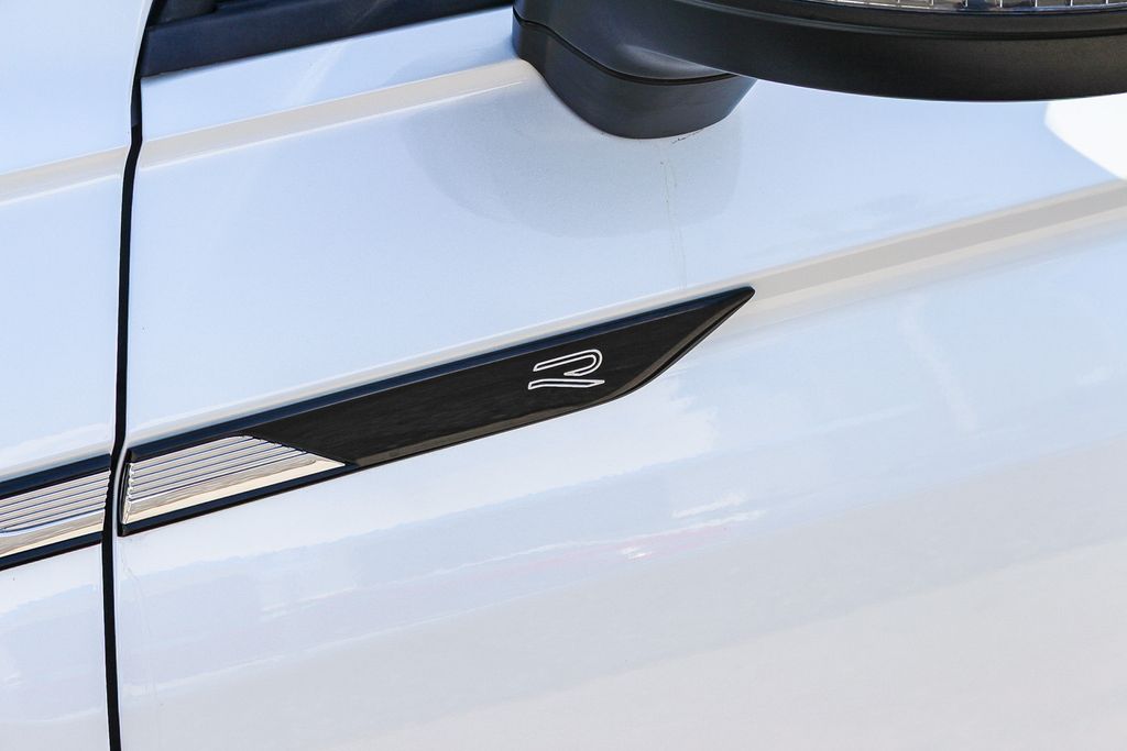 Tiguan SE R-LINE BLACK