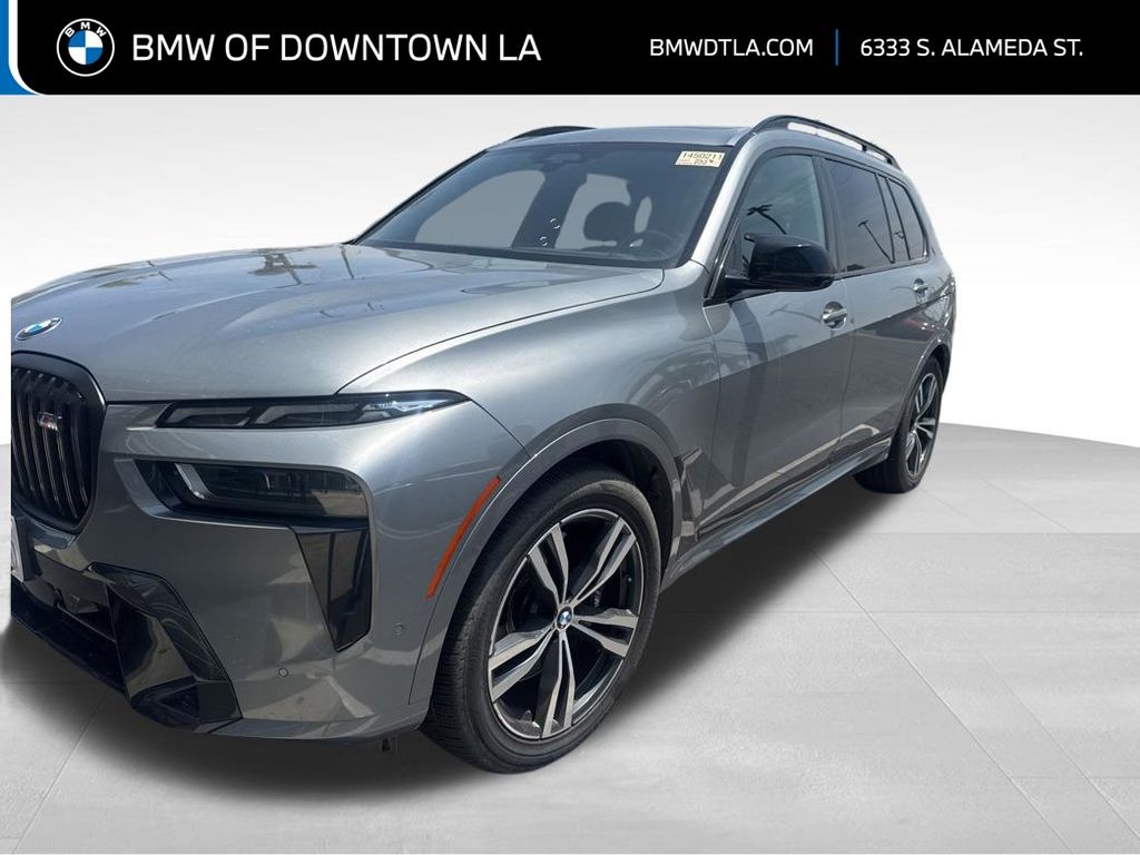 2023 BMW X7 M60i's photo