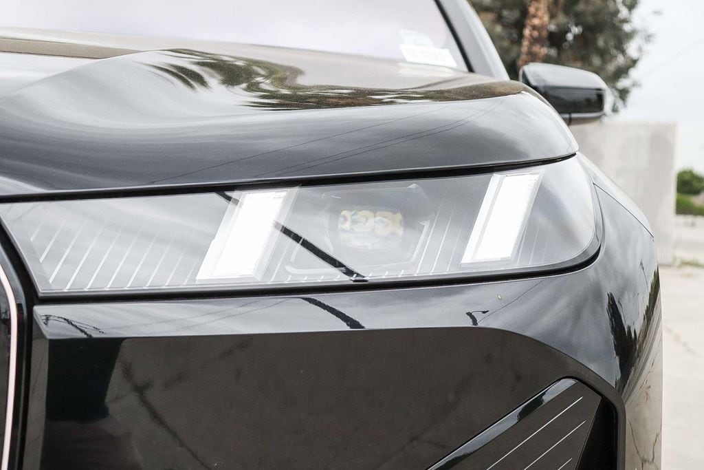 2026 BMW iX xDrive60 photo 3