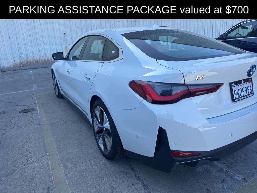 2025 BMW i4 xDrive40 photo 3