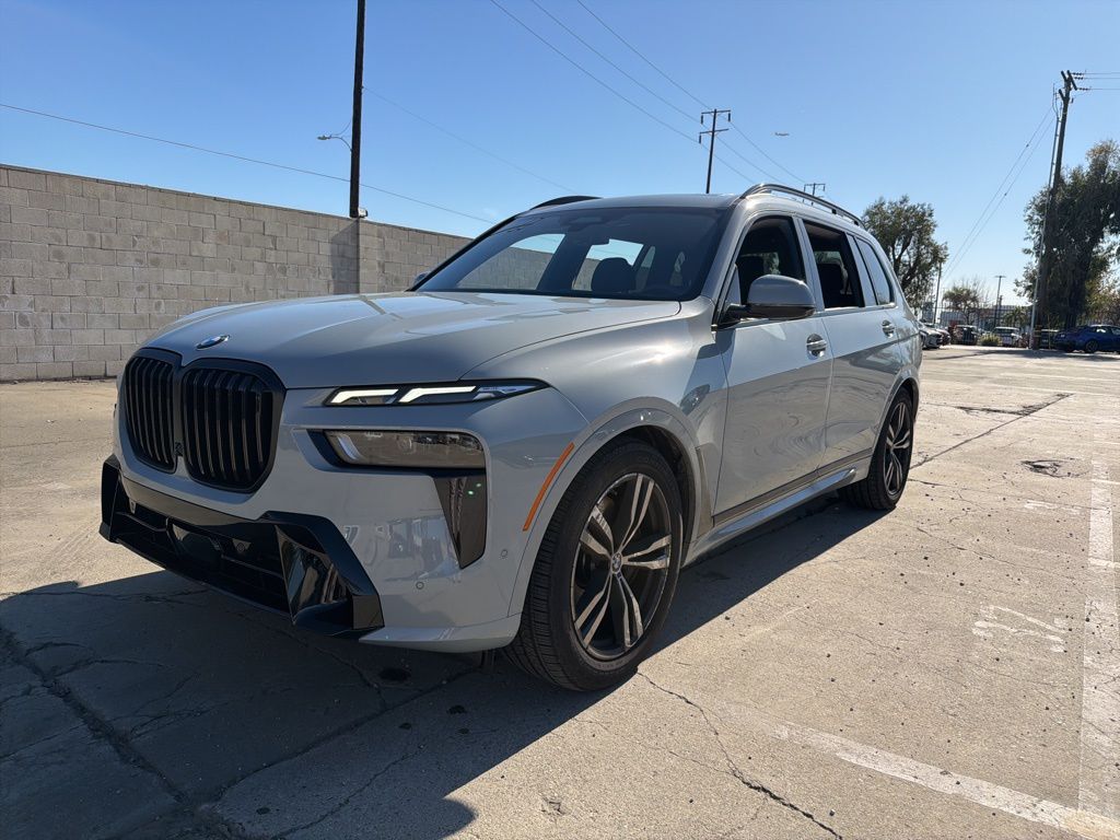 2026 BMW X7 40i's photo