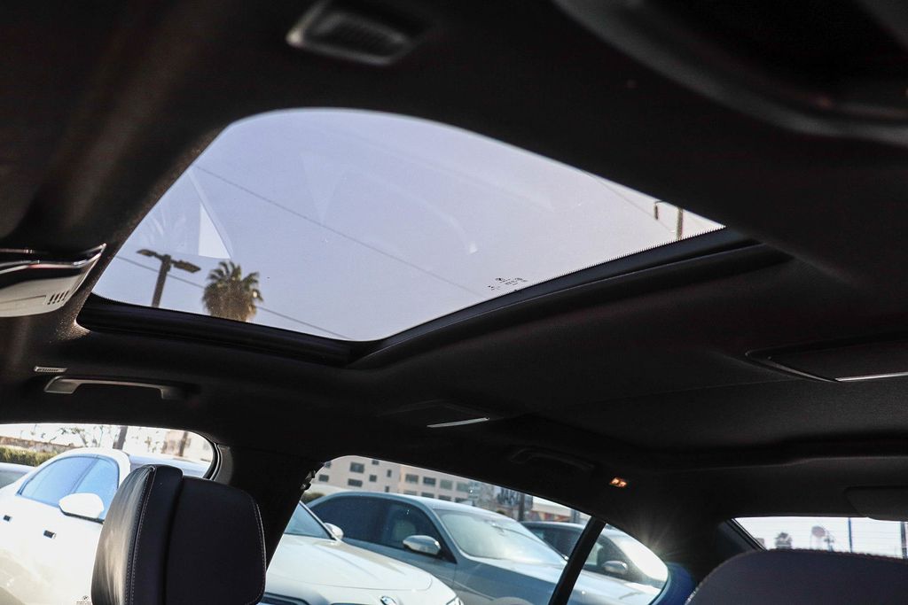 2022 BMW 7 Series 750i - Photo 30