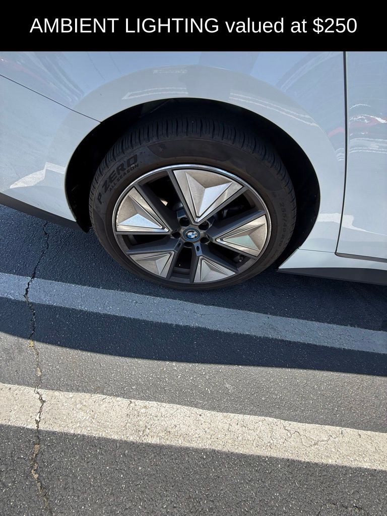 2023 BMW i4 eDrive35 photo 5