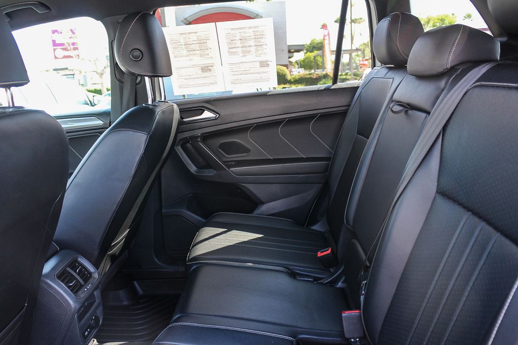 Tiguan SE R-LINE BLACK
