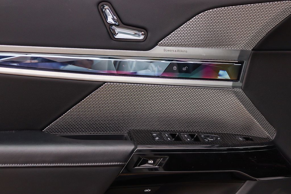 2025 BMW 7 Series 740i - Photo 23